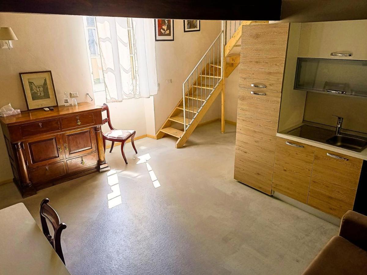 Отель Relais Real Collegio Ноли Экстерьер фото