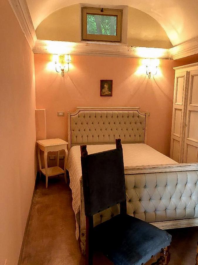 Отель Relais Real Collegio Ноли Экстерьер фото