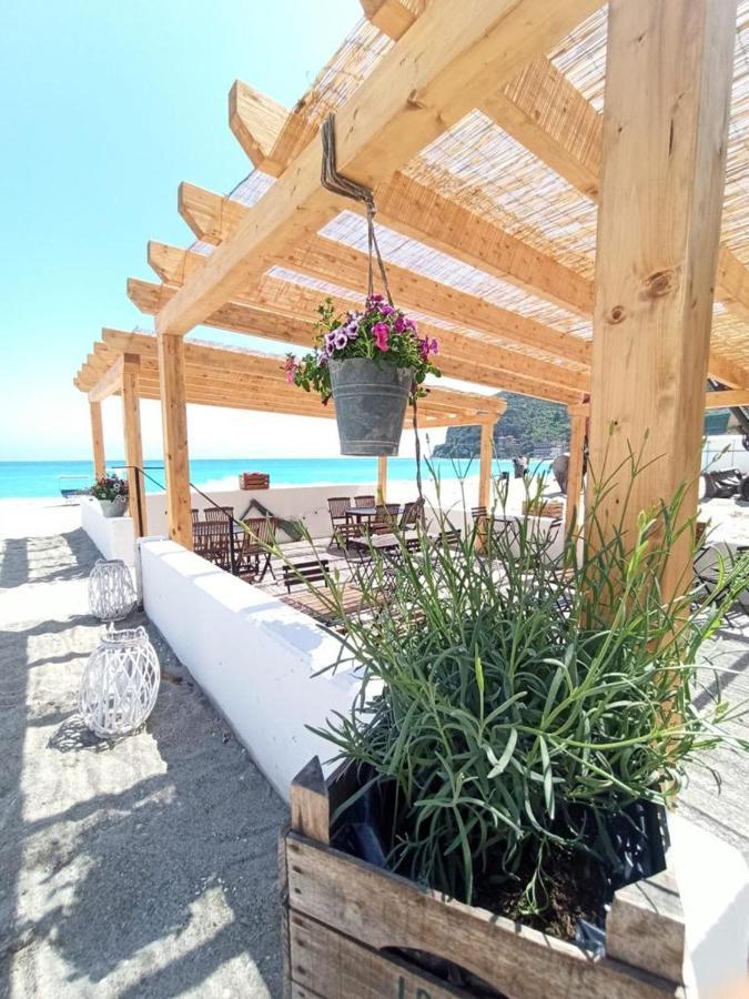Отель Relais Real Collegio Ноли Экстерьер фото